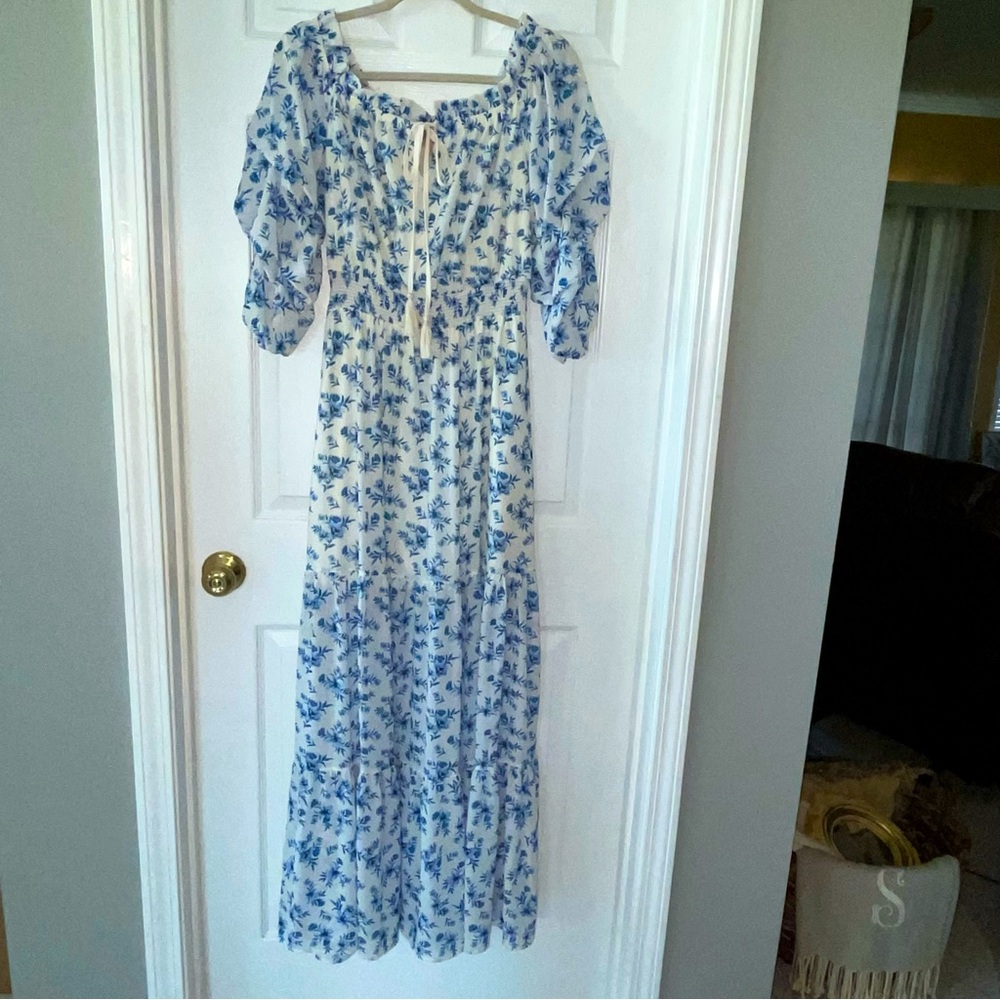 Love Colette‎ Off The Shoulder Maxi Dress Blue White Floral Womens Size Medium